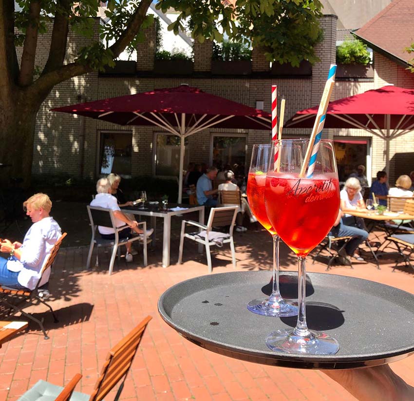Weinbar EntdeckerWeine – Terrasse und Sommerstimmung in Gladbeck